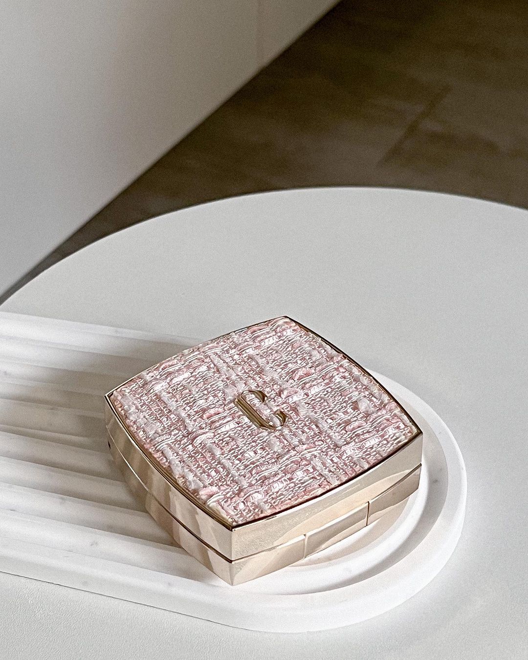 Clio Kill Cover Magnet Pact Tweed Limited Collection (#21 Light beige)